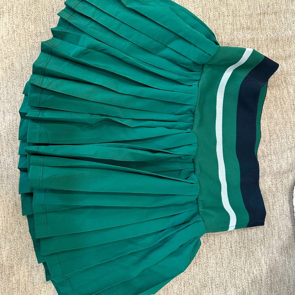 Flirty green pleated tennis/athleisure skirt